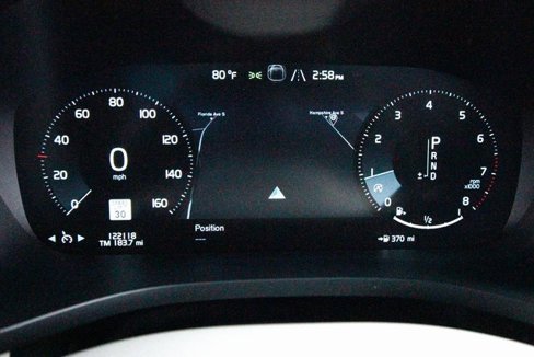 Used 2018 Volvo XC60 T5 Momentum w/ Vision Package image 23