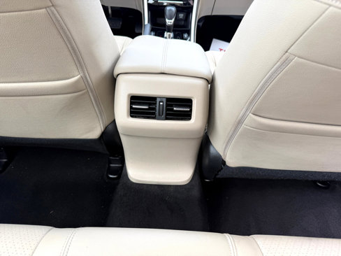 Used 2017 Honda Accord Touring image 18