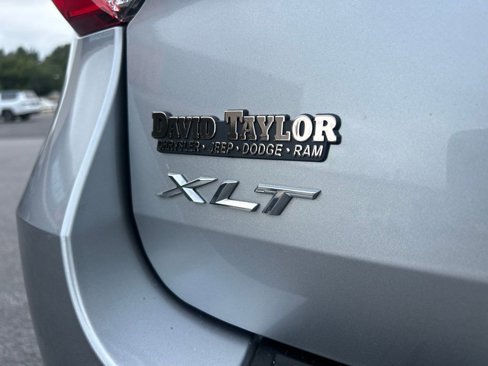 Used 2022 Ford Explorer XLT image 19