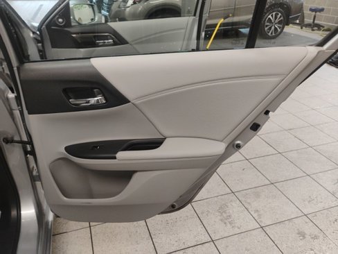 Used 2016 Honda Accord EX-L image 18