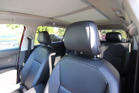 Used 2018 Volkswagen Tiguan SEL w/ 3rd Row Seat Package image 12