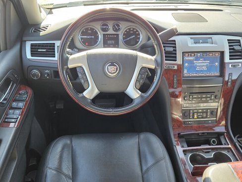 Used 2014 Cadillac Escalade ESV Premium image 7