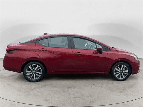 Used 2022 Nissan Versa SV image 16