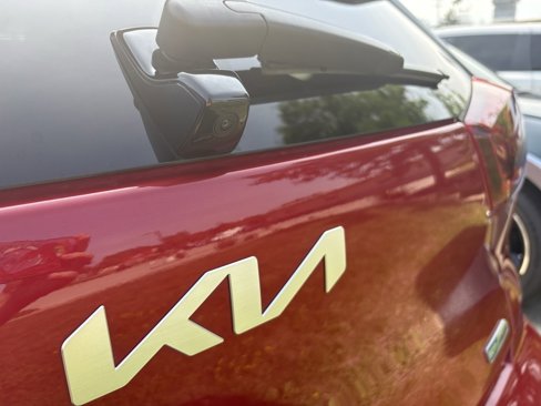 Used 2022 Kia Niro EX image 22