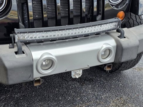 Used 2012 Jeep Wrangler Unlimited Sahara image 22