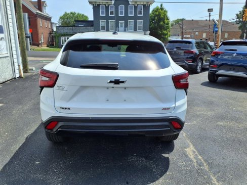 Certified 2025 Chevrolet Trax RS image 35