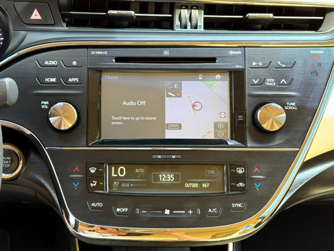 Used 2016 Toyota Avalon XLE Premium image 12