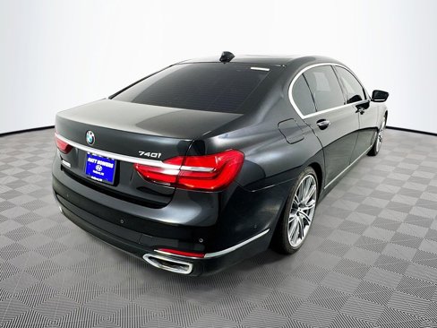 Used 2019 BMW 740i w/ Executive Package image 5