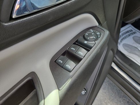 Used 2021 Chevrolet Equinox LT w/ Driver Convenience Package image 13