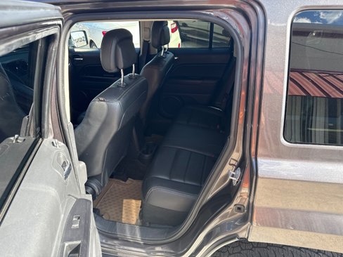 Used 2016 Jeep Patriot High Altitude image 12