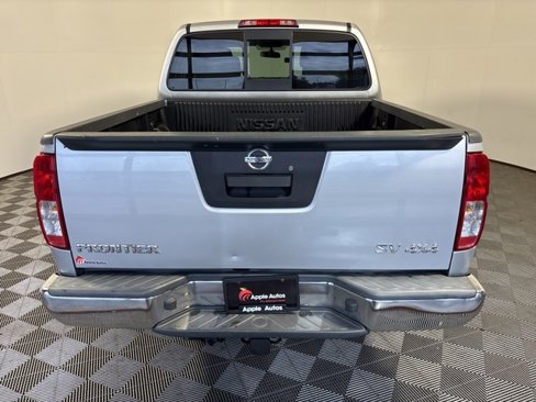 Used 2016 Nissan Frontier SV image 5