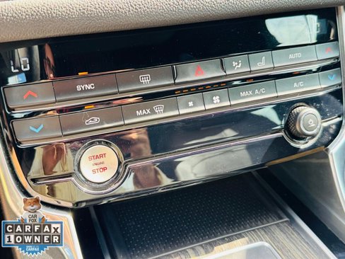 Used 2016 Jaguar XF S image 19