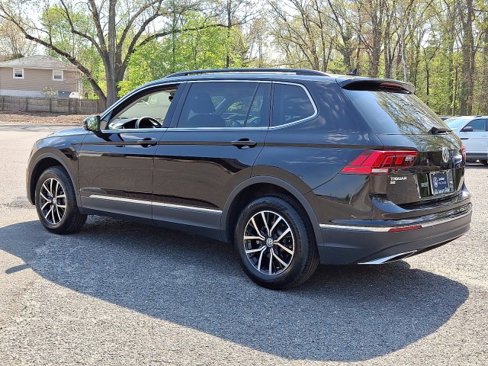 Certified 2021 Volkswagen Tiguan SE image 7