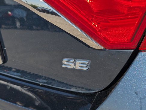 Used 2017 Toyota Camry SE image 23