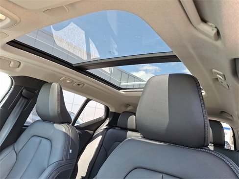 New 2025 Volvo XC40 B5 Core w/ Protection Package Premier image 12