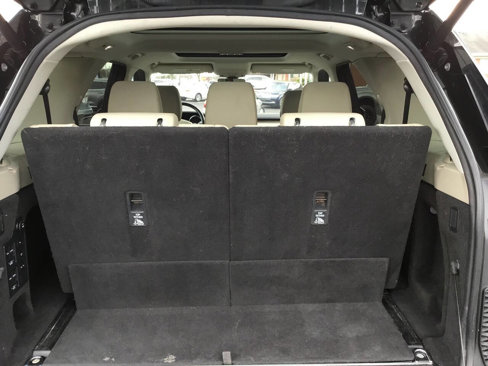Used 2017 Land Rover Discovery HSE image 18