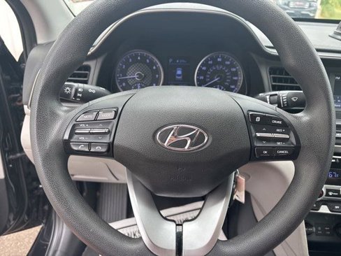Used 2020 Hyundai Elantra SE image 15