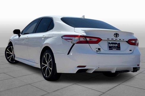 Used 2020 Toyota Camry SE image 11