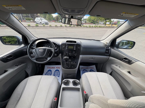 Used 2010 Kia Sedona image 16