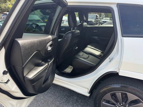 Used 2019 Jeep Cherokee High Altitude image 11