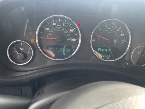 Used 2014 Jeep Wrangler Sahara w/ Connectivity Group image 16