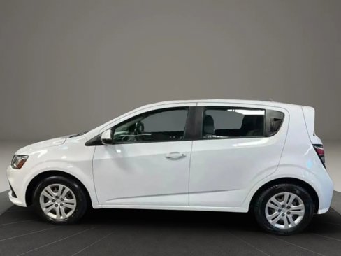 Used 2020 Chevrolet Sonic LT image 2