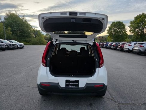 Certified 2022 Kia Soul LX w/ Technology Package image 10