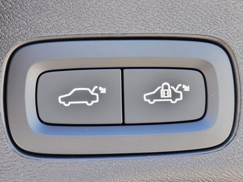 New 2025 Volvo XC60 B5 Core image 13