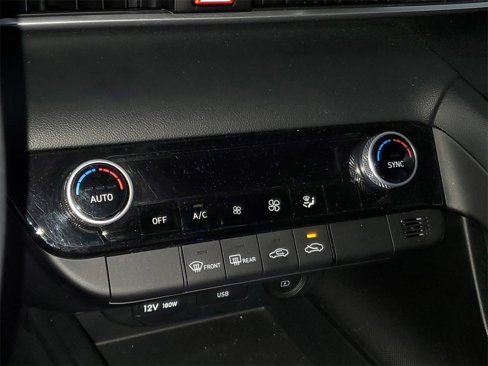 Certified 2023 Hyundai Elantra SEL w/ Preferred Accessory Package image 22