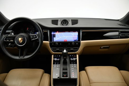Certified 2023 Porsche Macan image 22