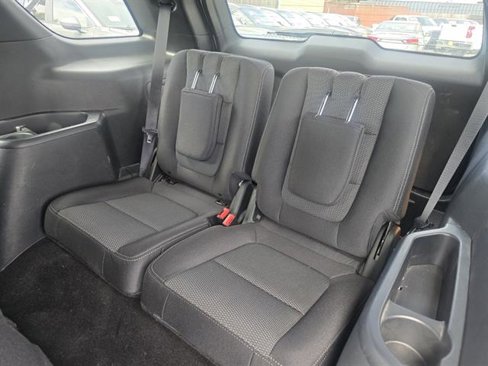Used 2019 Ford Explorer XLT image 11