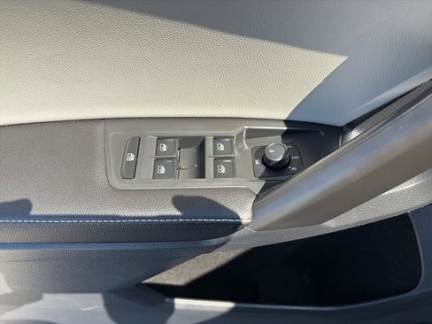 Used 2022 Volkswagen Tiguan S image 15