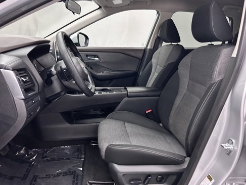 Used 2023 Nissan Rogue SV image 14