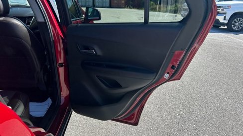 Used 2019 Chevrolet Trax LT w/ LT Convenience Package image 44