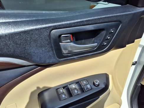 Used 2015 Toyota Highlander Limited image 15