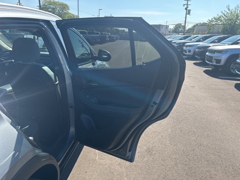 Used 2023 Buick Encore GX Select image 18