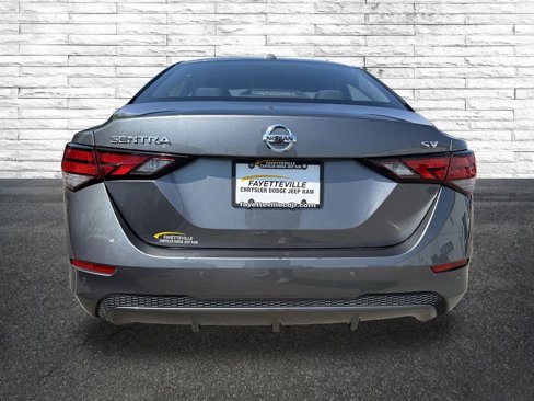 Used 2022 Nissan Sentra SV image 4
