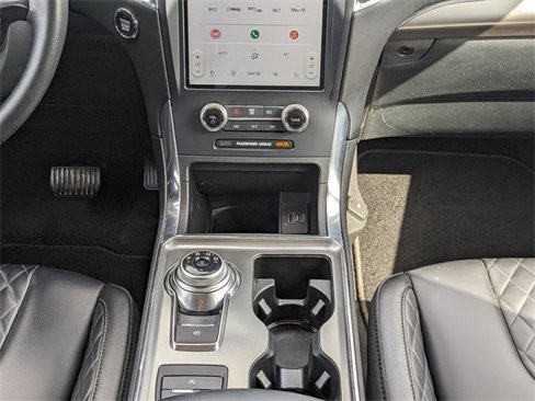 Used 2024 Ford Edge Titanium image 19