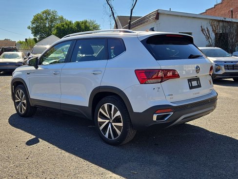 Used 2023 Volkswagen Taos SE image 5