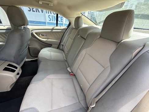 Used 2015 Ford Taurus SEL w/ Equipment Group 201A image 7