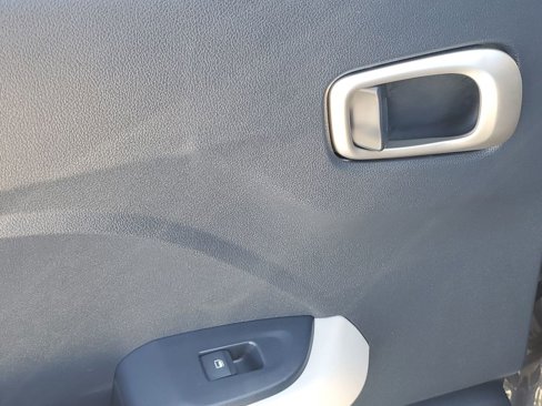 Certified 2020 Hyundai Venue image 42
