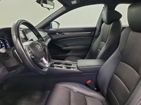Used 2018 Honda Accord Sport image 17