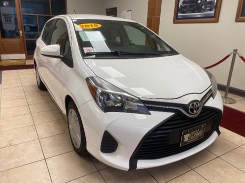 Used 2015 Toyota Yaris L image 7