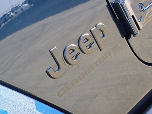 New 2025 Jeep Gladiator Sport image 7