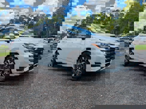 New 2025 Nissan Versa SV w/ Trunk Package image 2