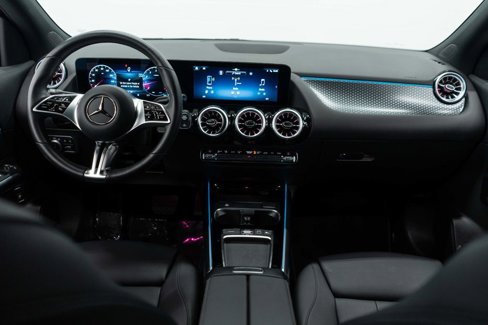 Used 2025 Mercedes-Benz GLA 250 4MATIC image 9