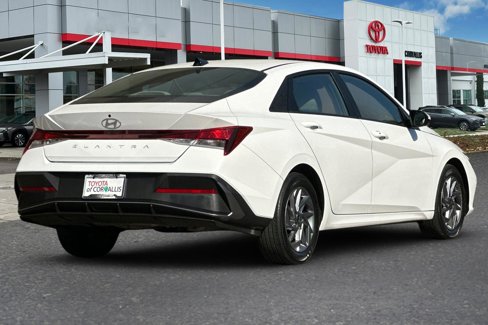 Used 2024 Hyundai Elantra SEL image 4