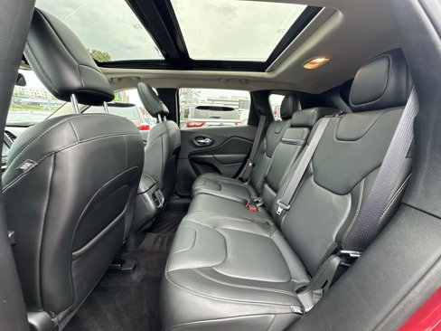 Used 2016 Jeep Cherokee Limited image 25