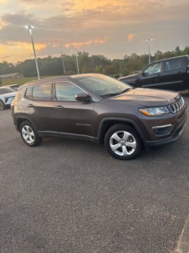 Used 2019 Jeep Compass Latitude image 4