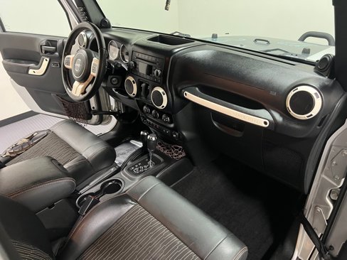 Used 2012 Jeep Wrangler Sahara image 13